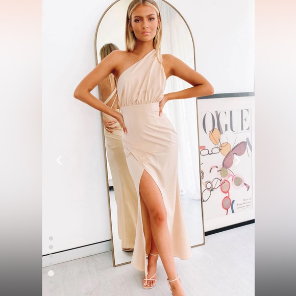 beginning boutique one shoulder dress Primrose Yellow Satin Off the Shoulder Mini Dress - US 4